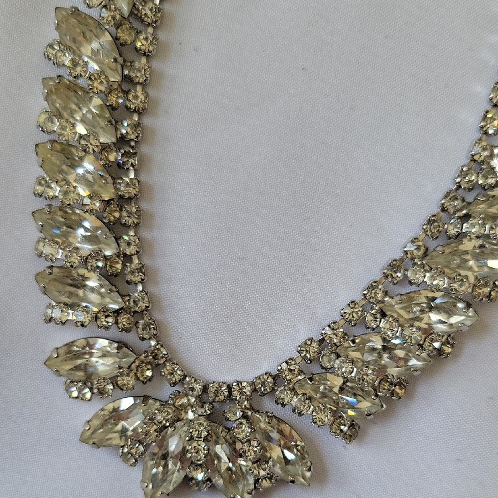 Regency Vintage Crystal Rhinestone Necklace - Picture 3 of 9